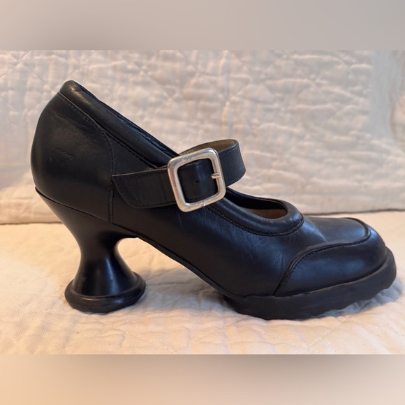 John Fluevog Vintage Mary Jane’s with Buckle - Like New - Picture 6 of 13